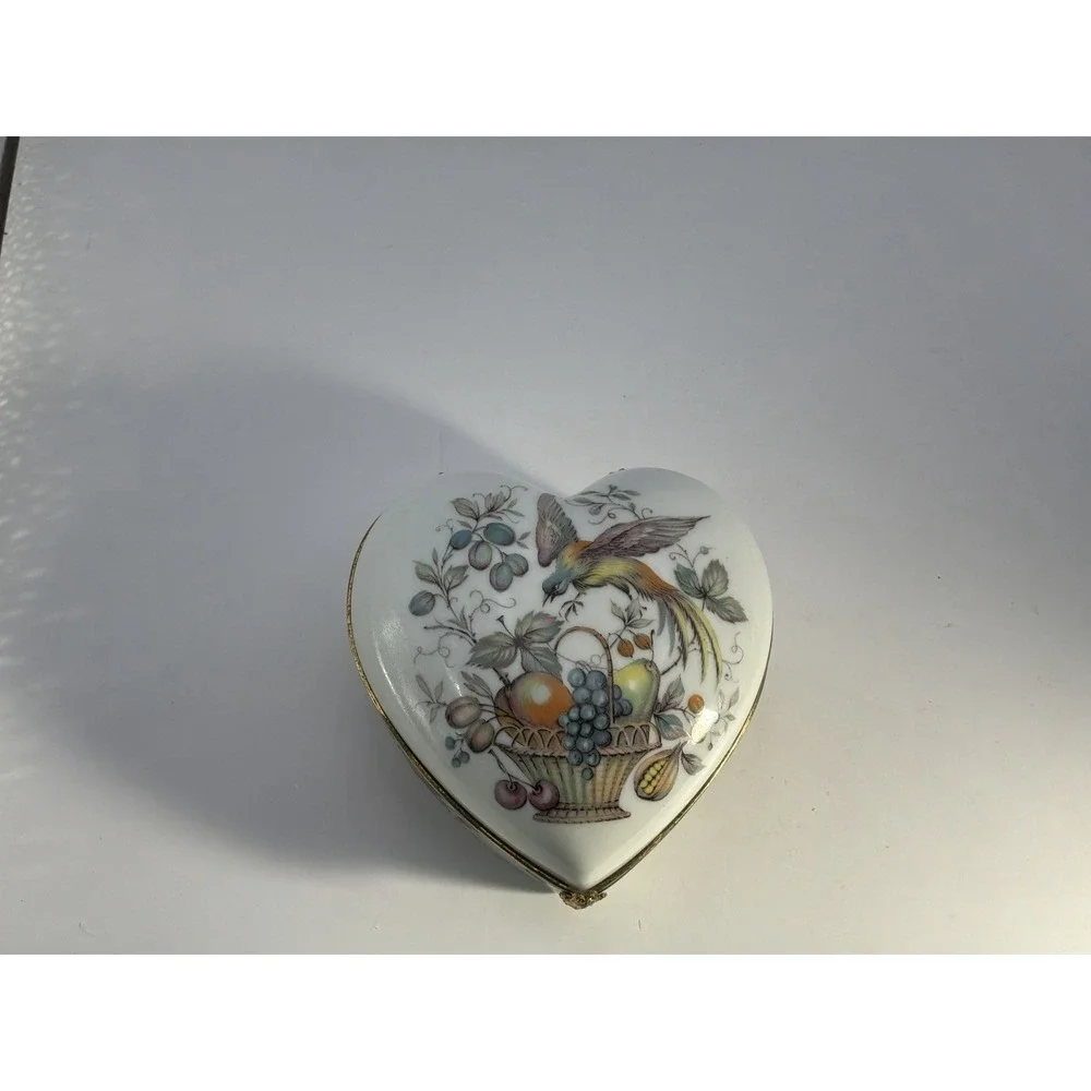 Limoges, France Heart Shaped Trinket‎ Box 3.5